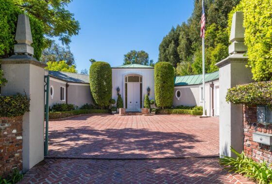 14810655 805 North Hillcrest Rd