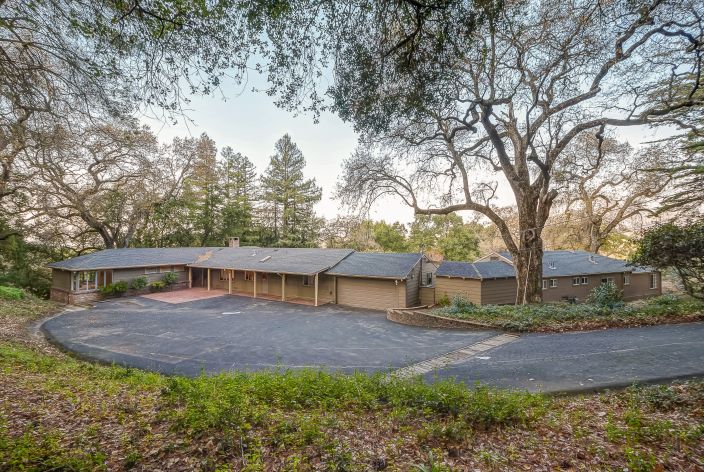 14810823 4 Macomber Rd