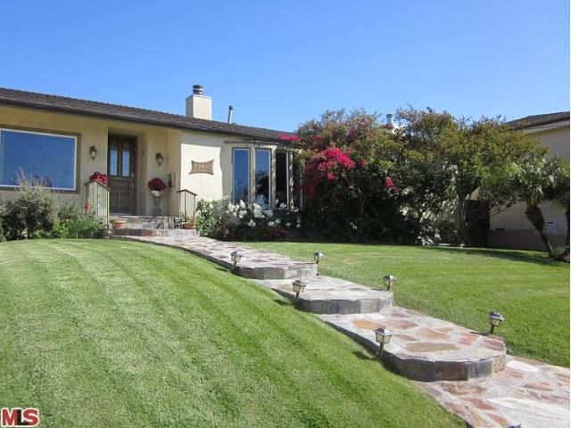 14811208 11410 Victoria Ave