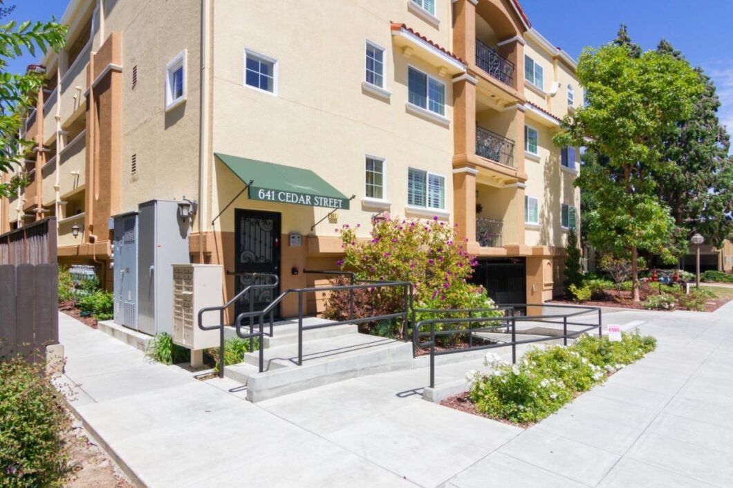14811259 641 Cedar Street #303