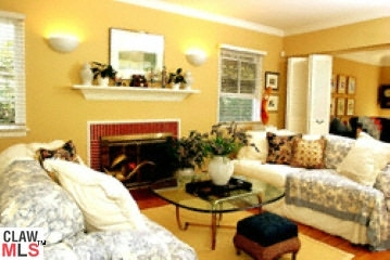 14811401 119 N Bundy Dr