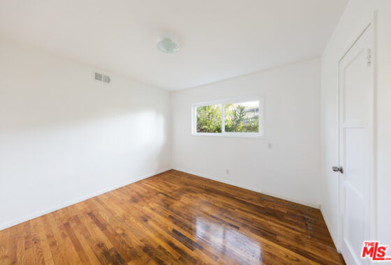 14811430 3586 Mountain View Ave