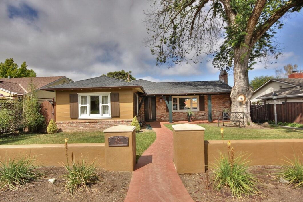 14811448 431 Iowa Drive