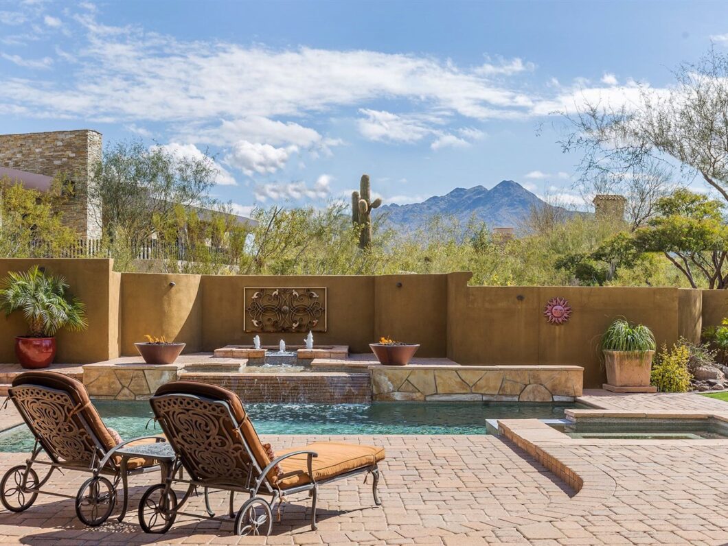 14811590 9290 E Thompson Peak Pkwy