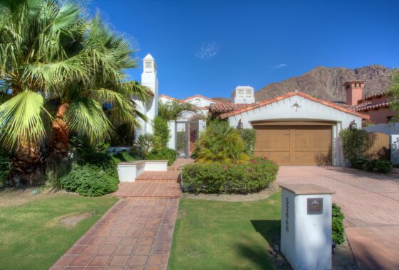 14811639 52868 Claret Cove