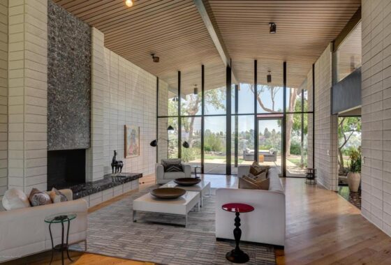 14811691 180 S San Rafael