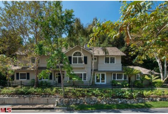14813481 2055 Mandeville Canyon Rd