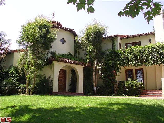 14813542 945 Corsica Dr
