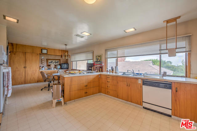 14813555 1660 Casale Rd