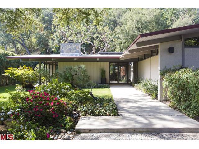 14814385 2207 Mandeville Canyon Rd
