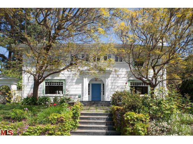 14814390 401 25th St
