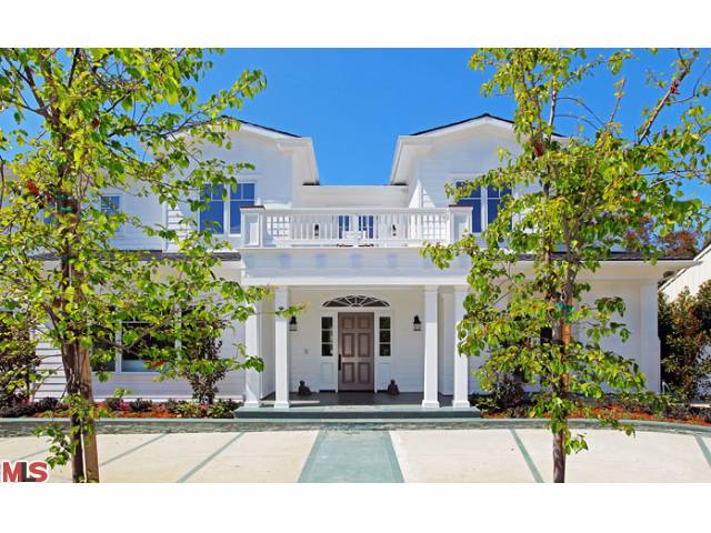 14814396 749 Amalfi Dr
