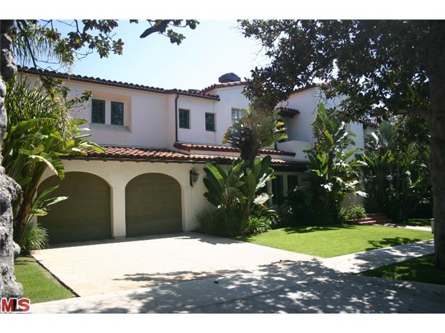 14814434 490 N Bowling Green Way