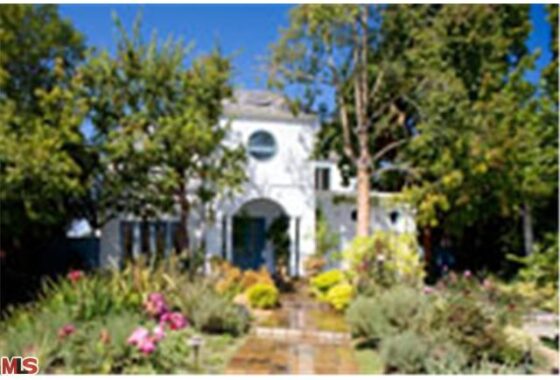 14814437 104 Larkin Pl