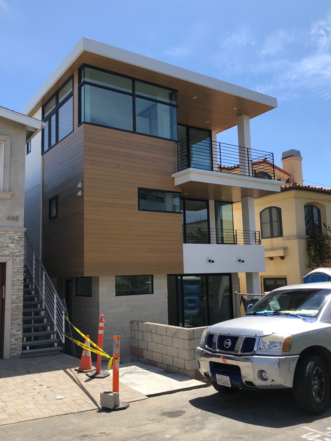 14814767 444 28th St
