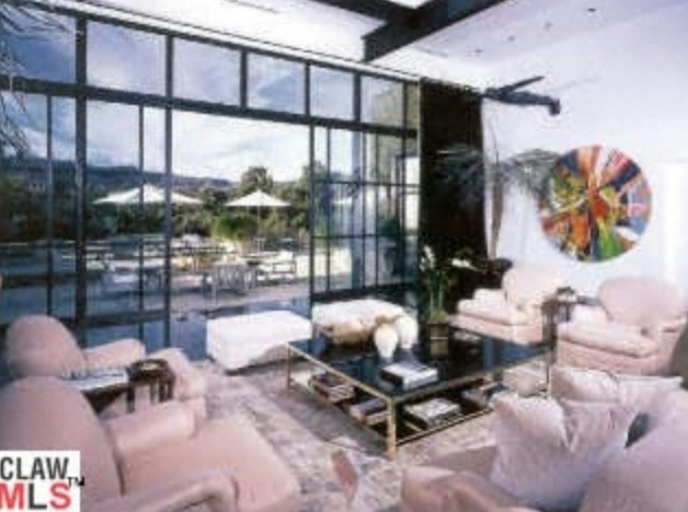 14815565 2121 La Mesa Drive