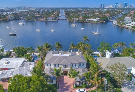 14815670 1331 E Lake Dr