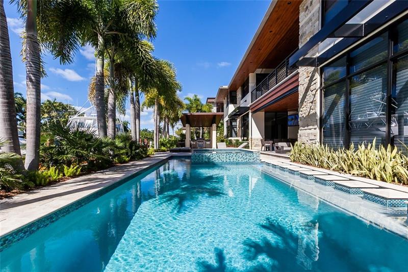 14815679 615 Royal Plaza Dr