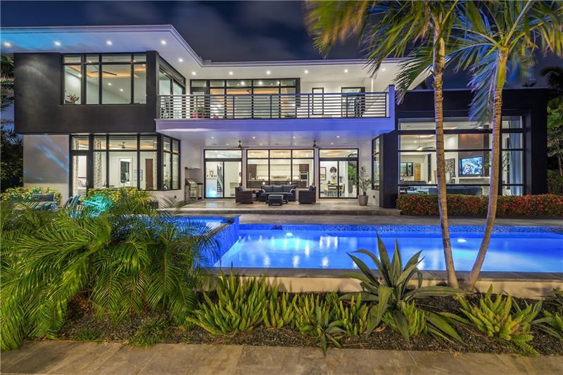 14815687 2116 Sunrise Key Blvd