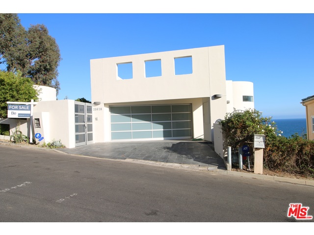 14815816 21628 Rambla Vista