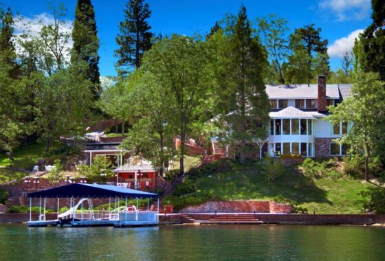 14817293 716 Oak Point