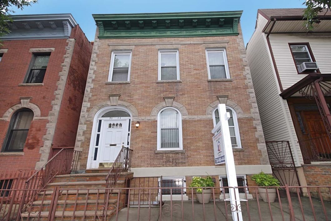 14817383 30 75 41st Street