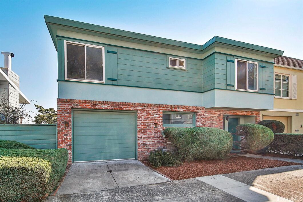 15418C1636715636303 450 Myra Way