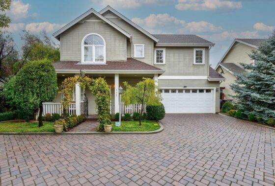 15418C1636716079236 172 Centre St