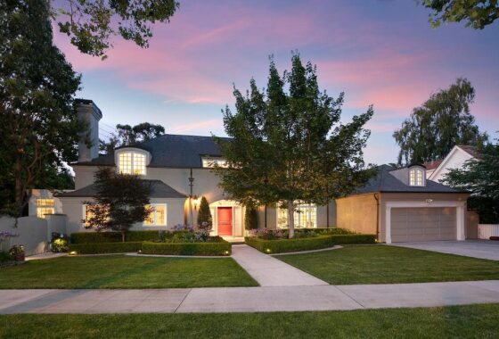 15418C1636933952589 1705 Fulton Street