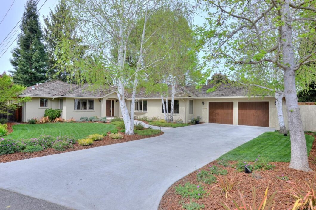 15418C1636936260306 898 Santa Rita Avenue