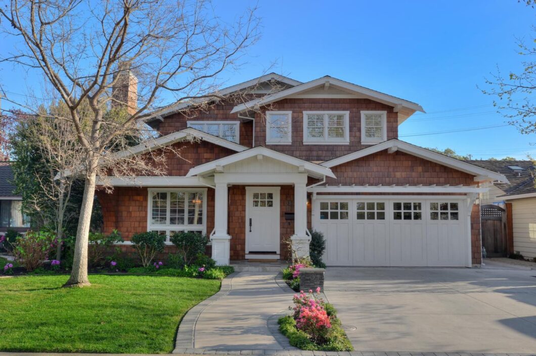15418C1636949701879 383 Hedge Road