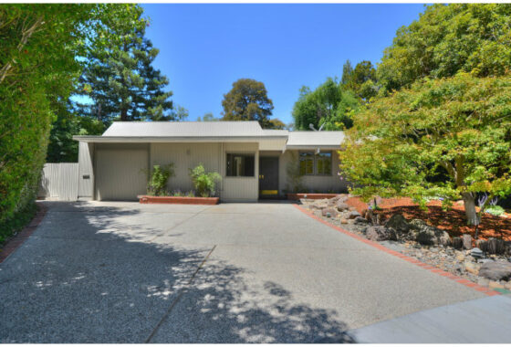 15418C1636960318660 3502 Arbutus Avenue