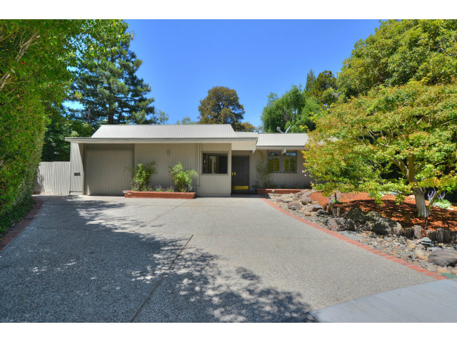 15418C1636960318660 3502 Arbutus Avenue