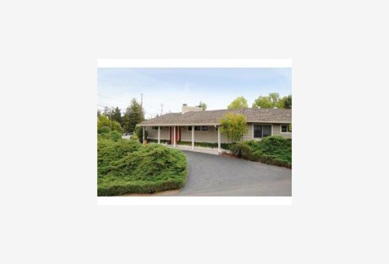 15418C1636961818255 1476 Country Club Drive