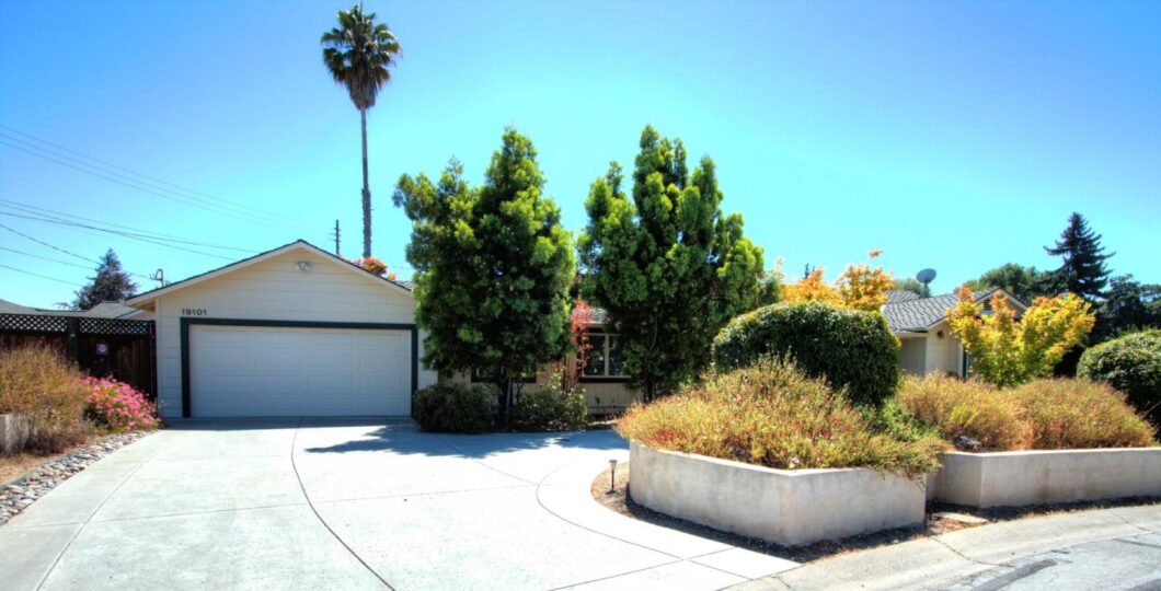 15418C1636965330138 19101 Brook Lane