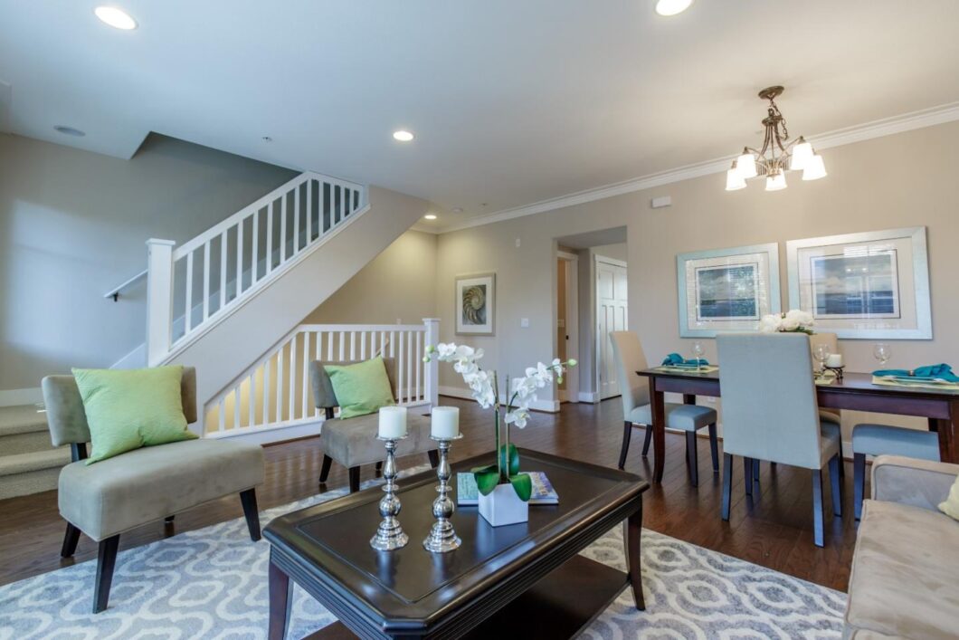 15418C1637026273453 1537 Hummingbird Place