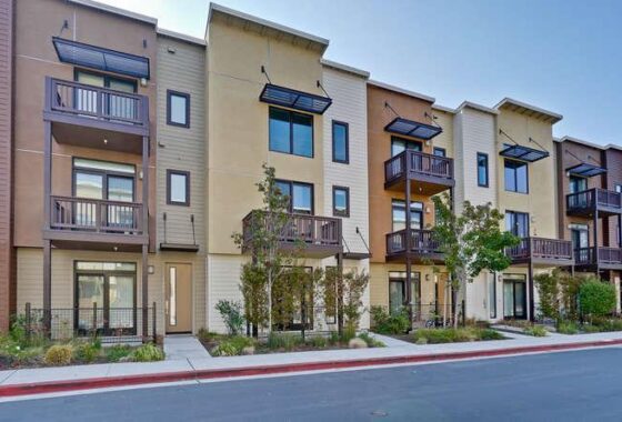 15418C1637029297554 1161 Donner Lane
