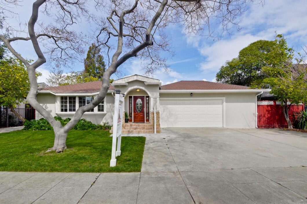 15418C1637044507908 903 Mockingbird Lane