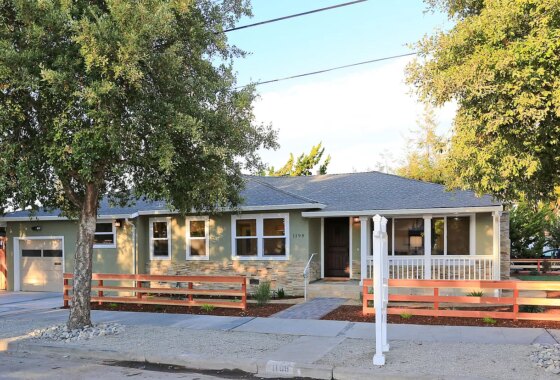 15418C1637050120750 1199 Saint Francis St