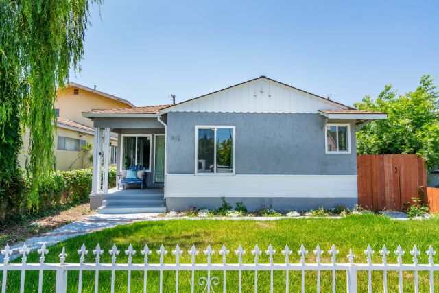 16847C1564184415007 915 Indiana Avenue