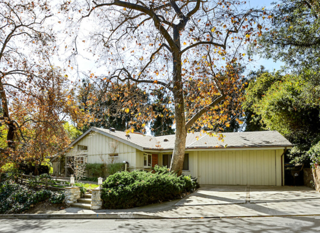 16847C1599085183676 1017 Maroney Lane