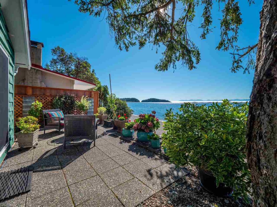 17458C1602442302339 6837 6839 Sunshine Coast Hwy