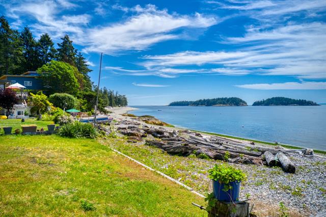 17458C1658781037301 6879 Sunshine Coast Highway