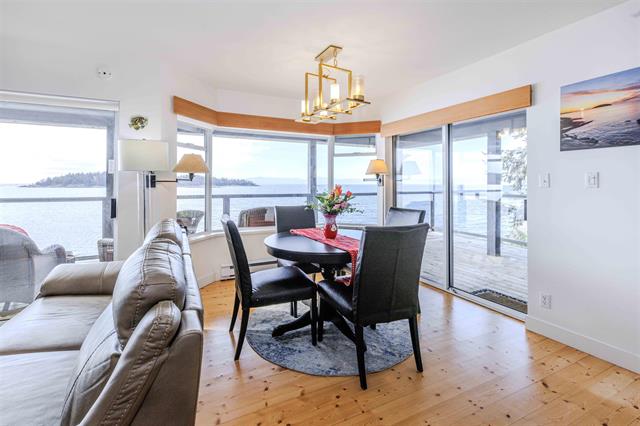 17458C1741212330708 6643 Sunshine Coast Highway