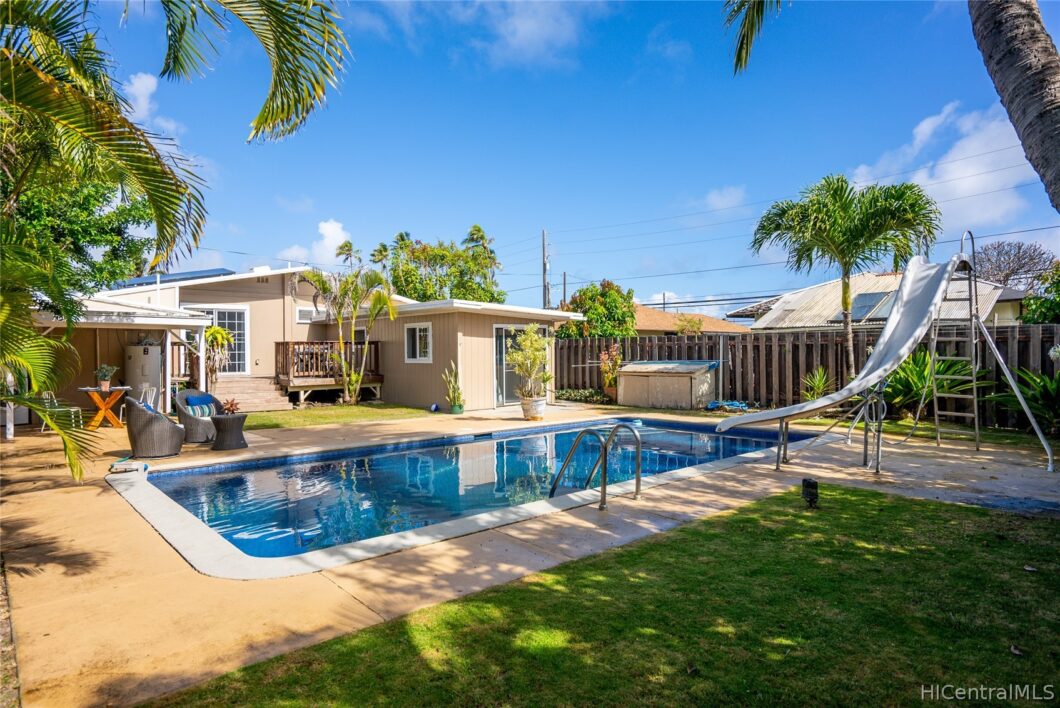 18319C1713233578280 123A N Kainalu Drive