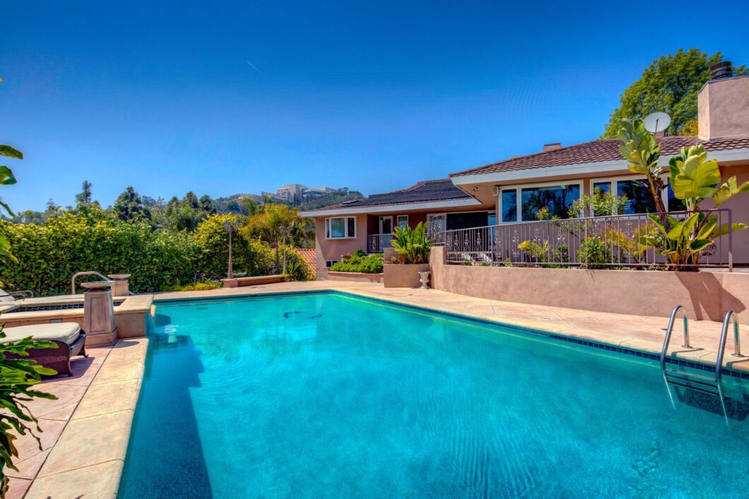 18390C1567047243733 11455 Thurston Circle