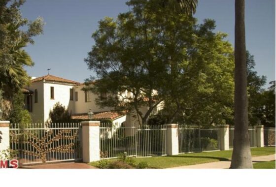 18390C1567054613902 712 N Beverly Drive