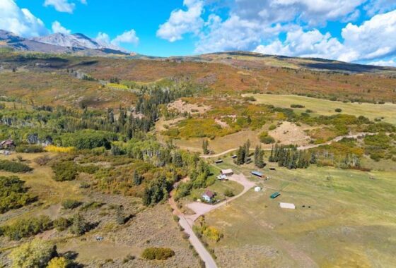 18731C1591847745130 4725 Capitol Creek