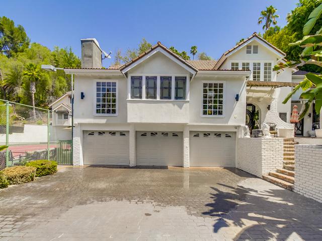 18806C1616198074100 4704 Balboa Avenue