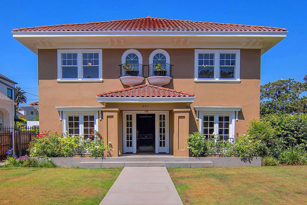18806C1616198173947 301 S Lucerne Blvd
